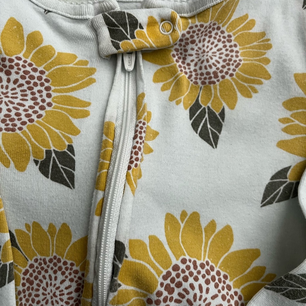 2 zipper pajamas baby girl Size 4T - Picture 2 of 5
